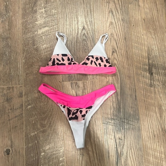 Shein Woman’s Cheetah and Pink Print Bikini Size Small - Picture 1 of 6